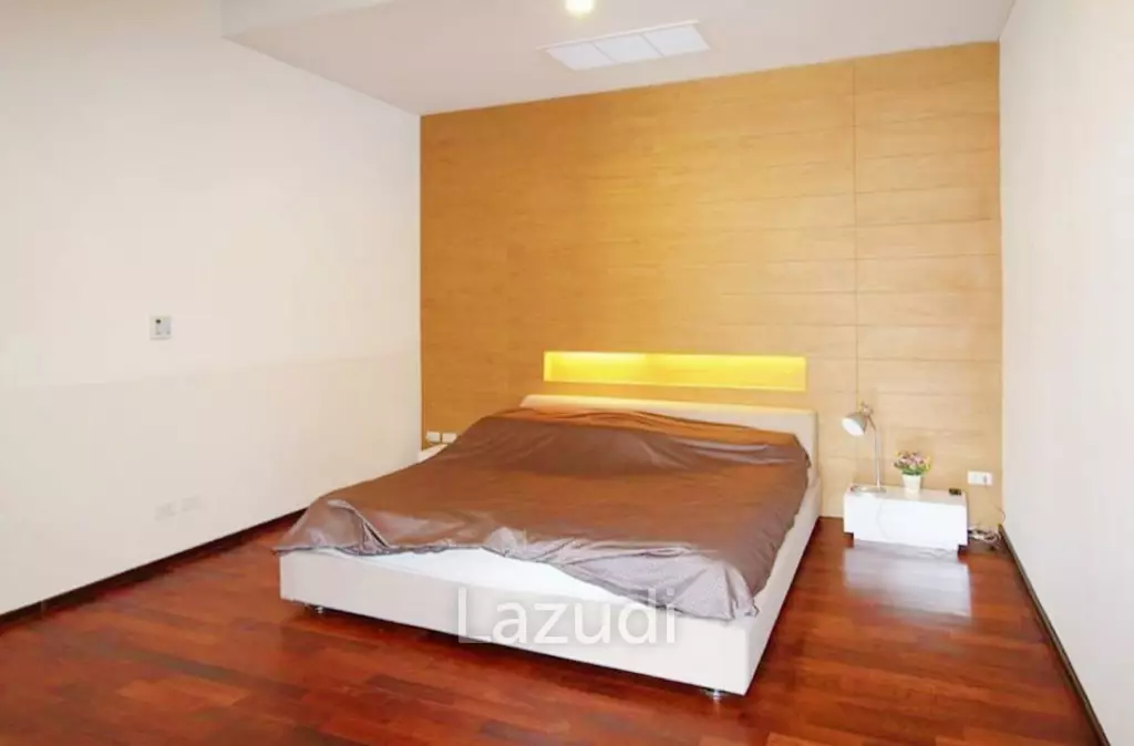1 Bed 1 Bath 91 SQ.M Noble Ora Thonglor
