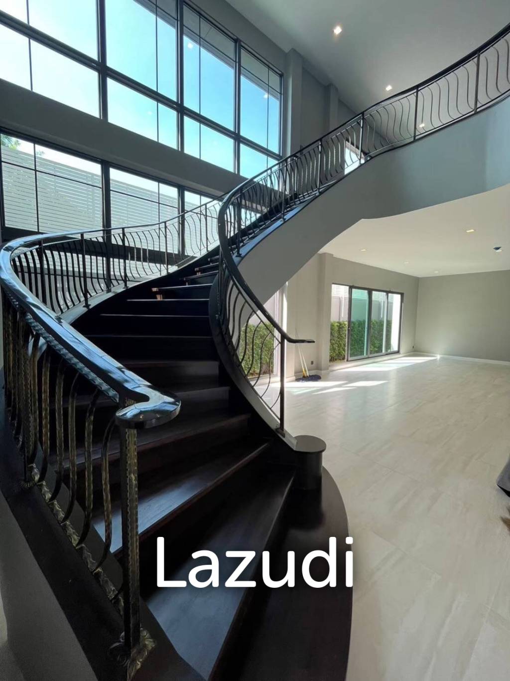 Last Unit! 5 Bed 6 Bath 780 SQ.M Grand Bangkok Boulevard Sukhumvit - Srinakarin