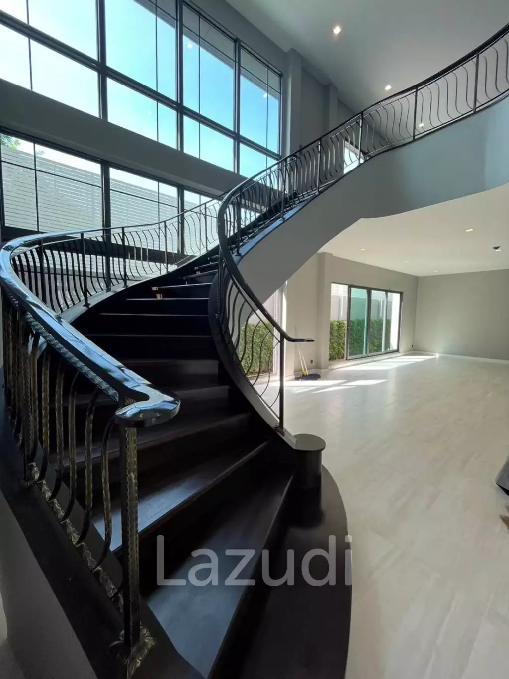Last Unit! 5 Bed 6 Bath 780 SQ.M Grand Bangkok Boulevard Sukhumvit - Srinakarin