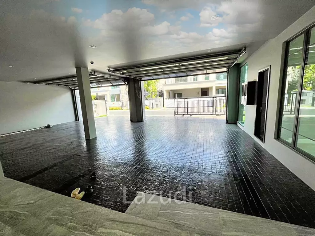 Last Unit! 5 Bed 6 Bath 780 SQ.M Grand Bangkok Boulevard Sukhumvit - Srinakarin