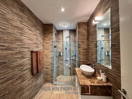 RED MOUNTAIN WATERSIDE  : 3 Bed Modern Pool Villa