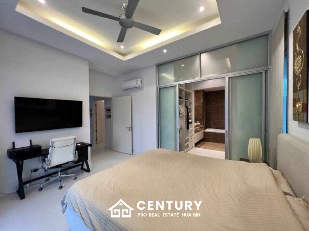 516 ตร.ม 3 เตียง 2 อาบน้ำ วิลล่า For ขาย