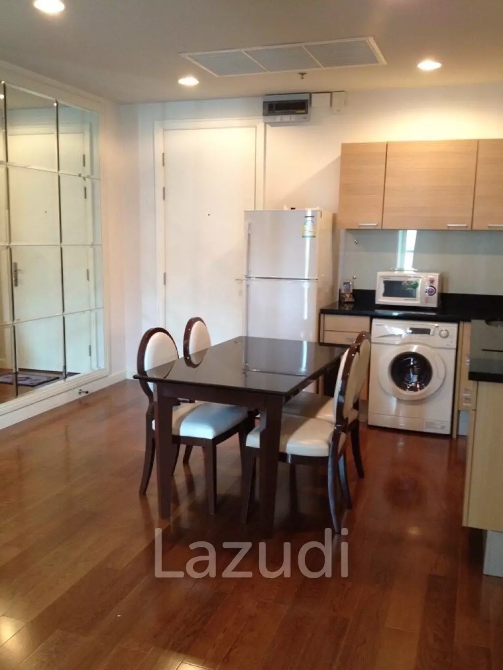 1Bed 1Bath 56 Sq.M. The address chidlom