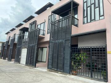 3-Bedroom Townhouse at Replay in Bang Rak