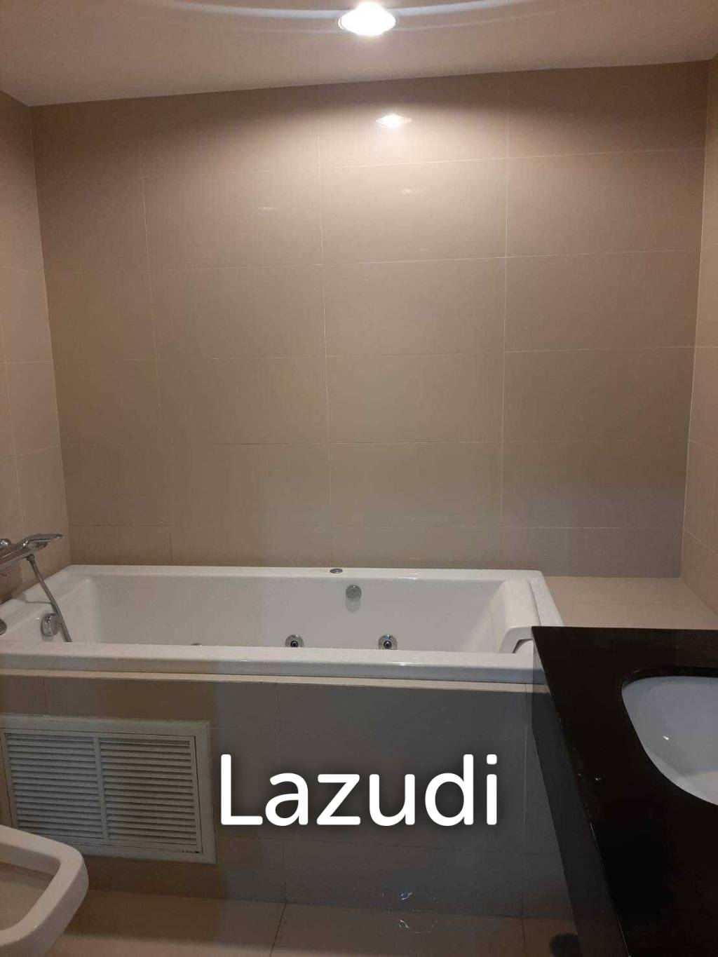 5 Bed 5 Bath 267 SQ.M Belle Grand Rama 9