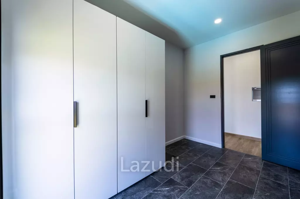 Elegant Oasis in Hua Hin: Luxurious 4-Bed Villa
