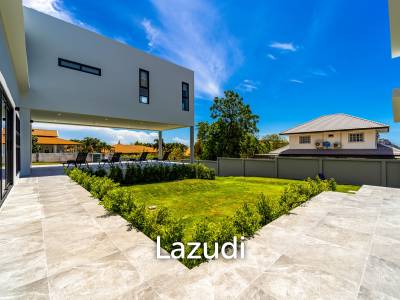 Elegant Oasis in Hua Hin: Luxurious 4-Bed Villa