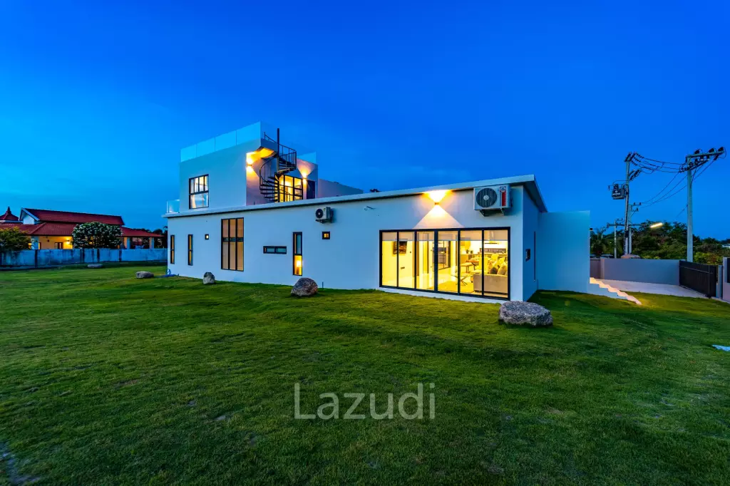 Elegant Oasis in Hua Hin: Luxurious 4-Bed Villa