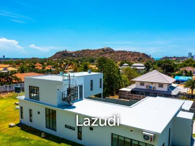 Elegant Oasis in Hua Hin: Luxurious 4-Bed Villa