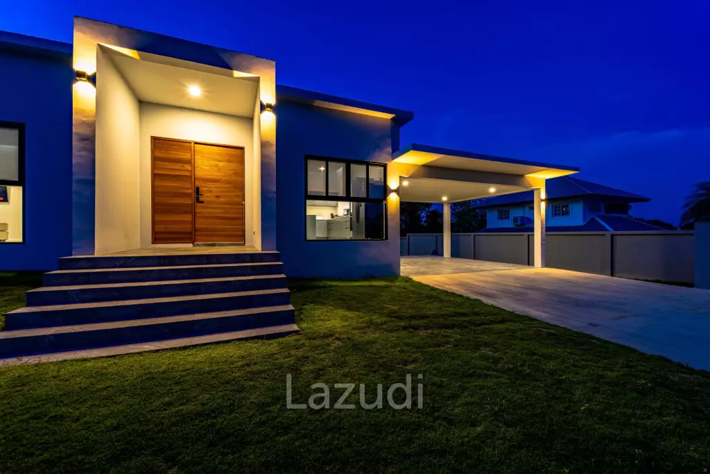 Elegant Oasis in Hua Hin: Luxurious 4-Bed Villa