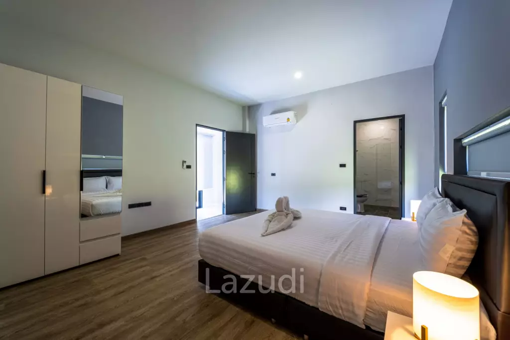 Elegant Oasis in Hua Hin: Luxurious 4-Bed Villa