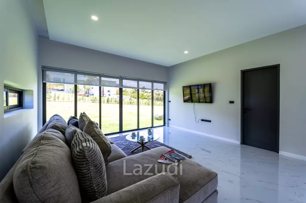 Elegant Oasis in Hua Hin: Luxurious 4-Bed Villa