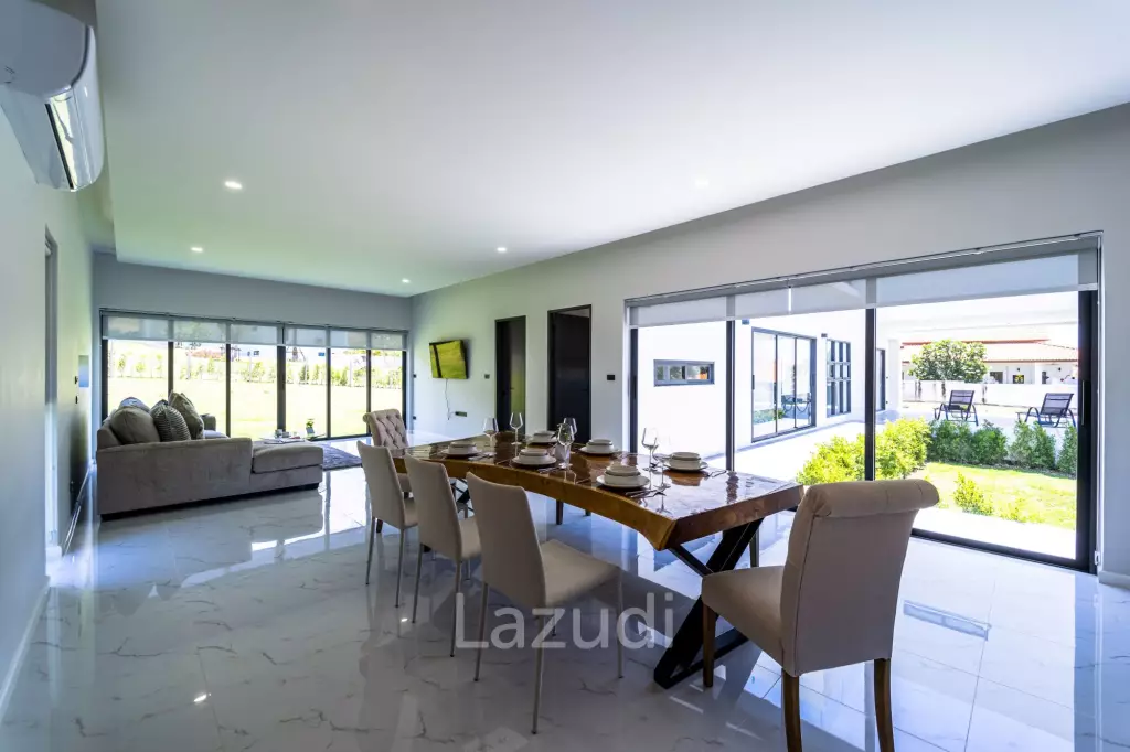 Elegant Oasis in Hua Hin: Luxurious 4-Bed Villa