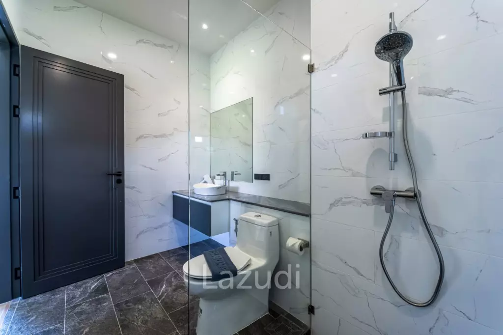 Elegant Oasis in Hua Hin: Luxurious 4-Bed Villa