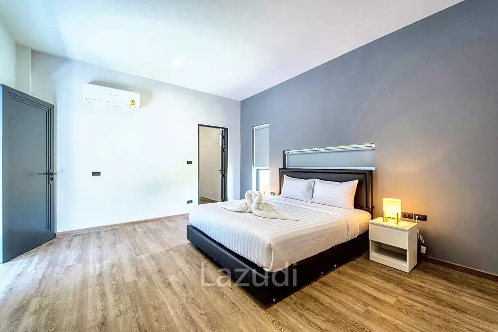Elegant Oasis in Hua Hin: Luxurious 4-Bed Villa
