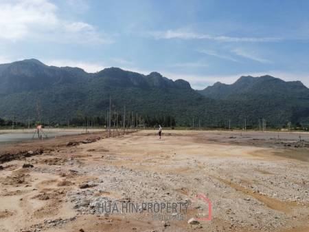 Land ready to built in Sam Roy Yot