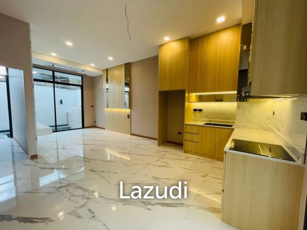 8 Bed 6 Bath 360 SQ.M Villa La Richie