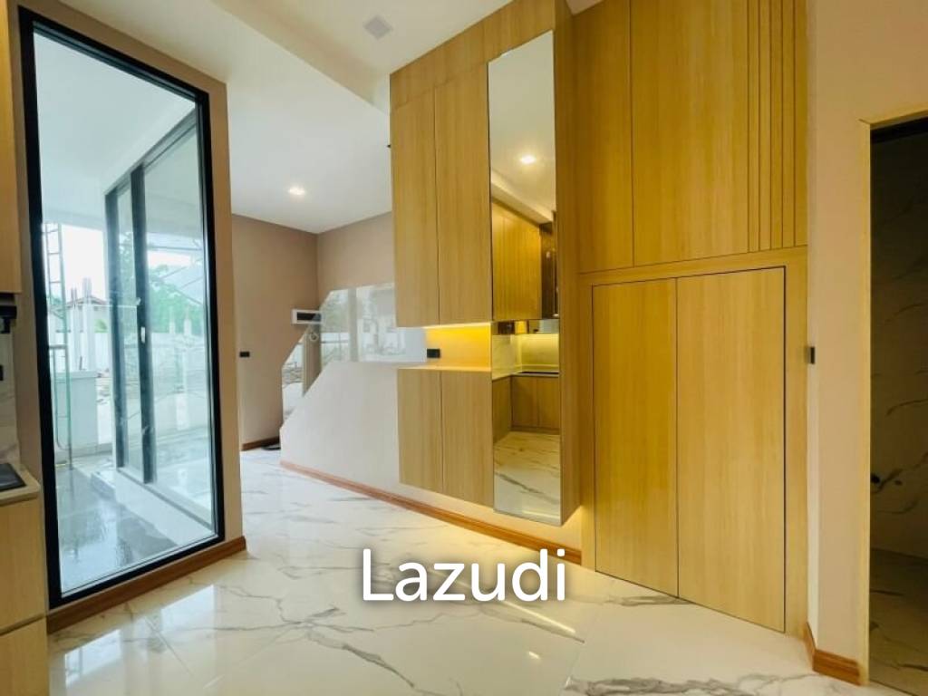 8 Bed 6 Bath 360 SQ.M Villa La Richie
