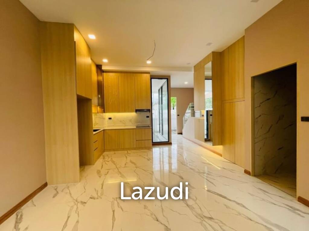 8 Bed 6 Bath 360 SQ.M Villa La Richie