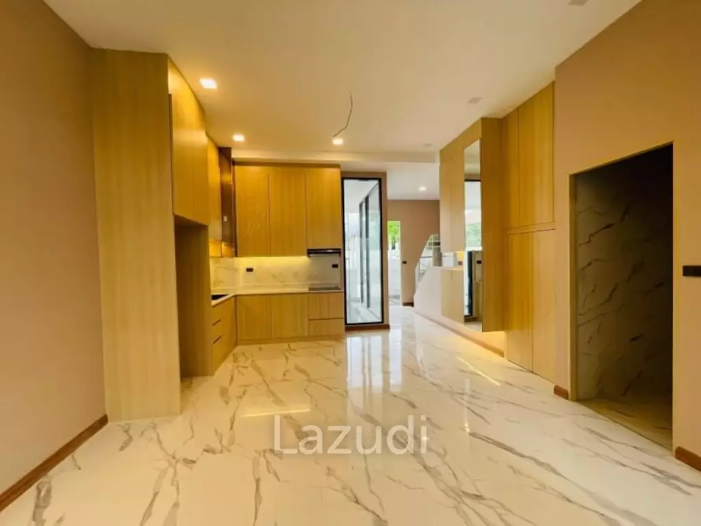 8 Bed 6 Bath 360 SQ.M Villa La Richie