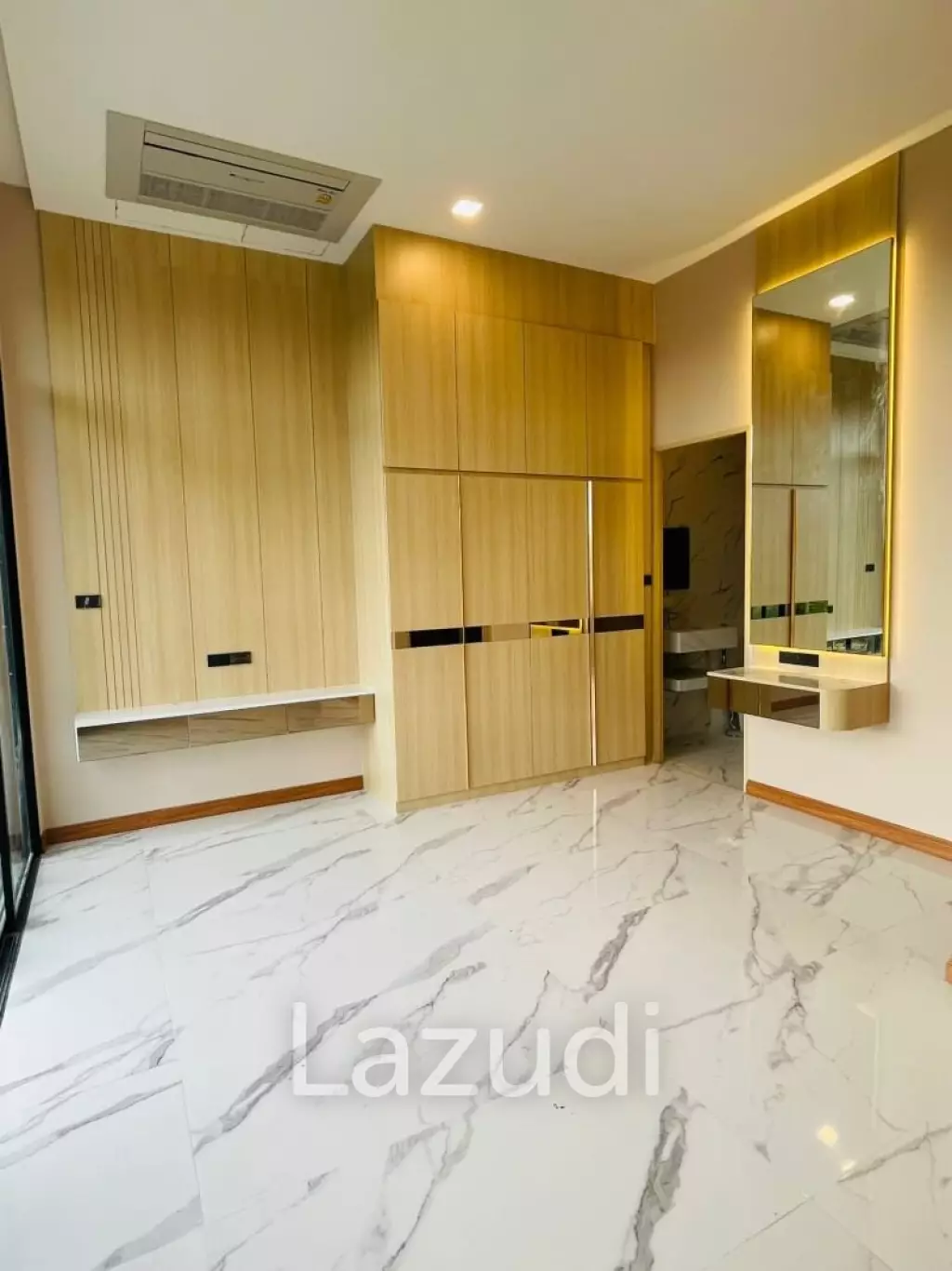 8 Bed 6 Bath 360 SQ.M Villa La Richie