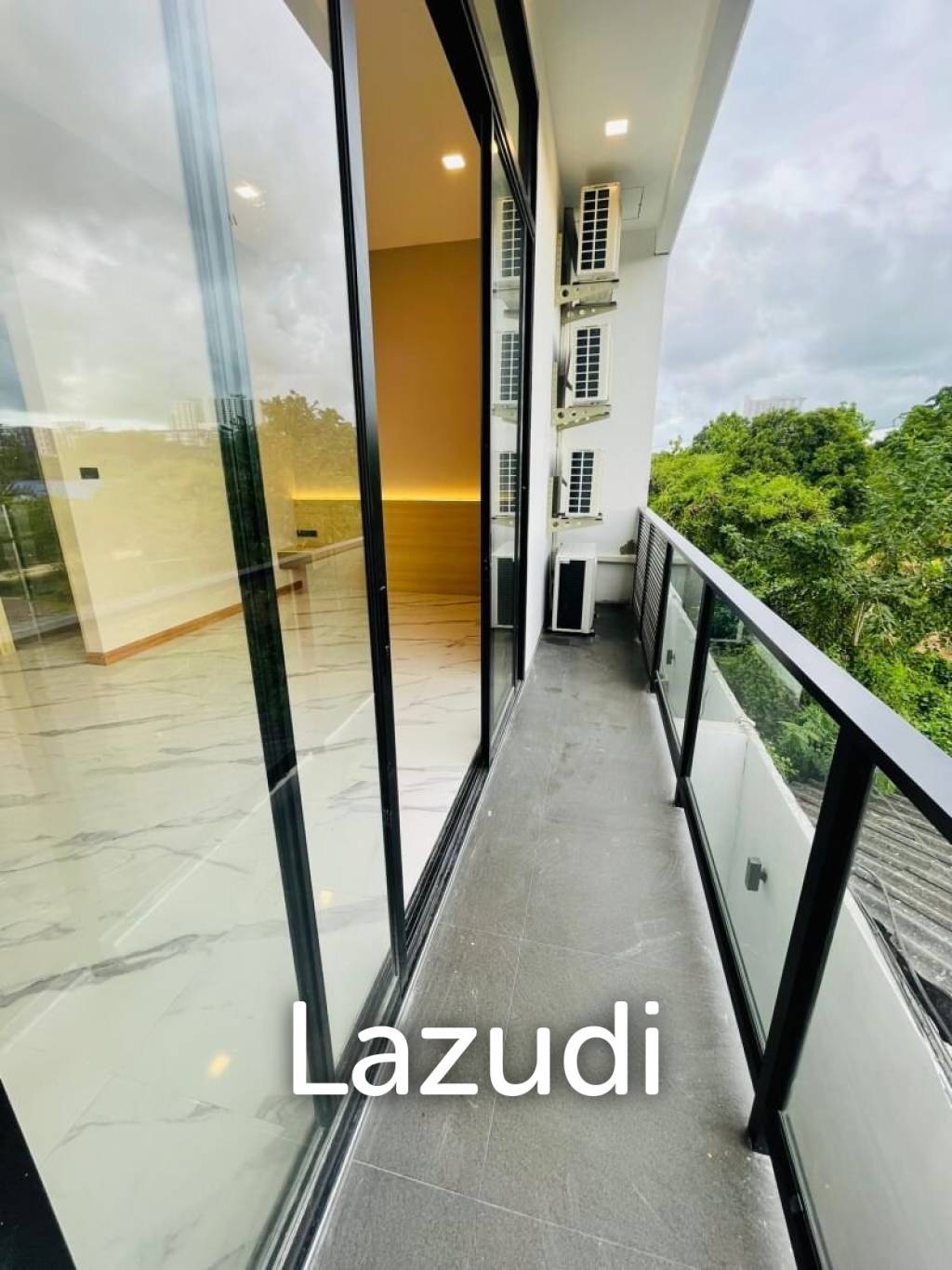 8 Bed 6 Bath 360 SQ.M Villa La Richie