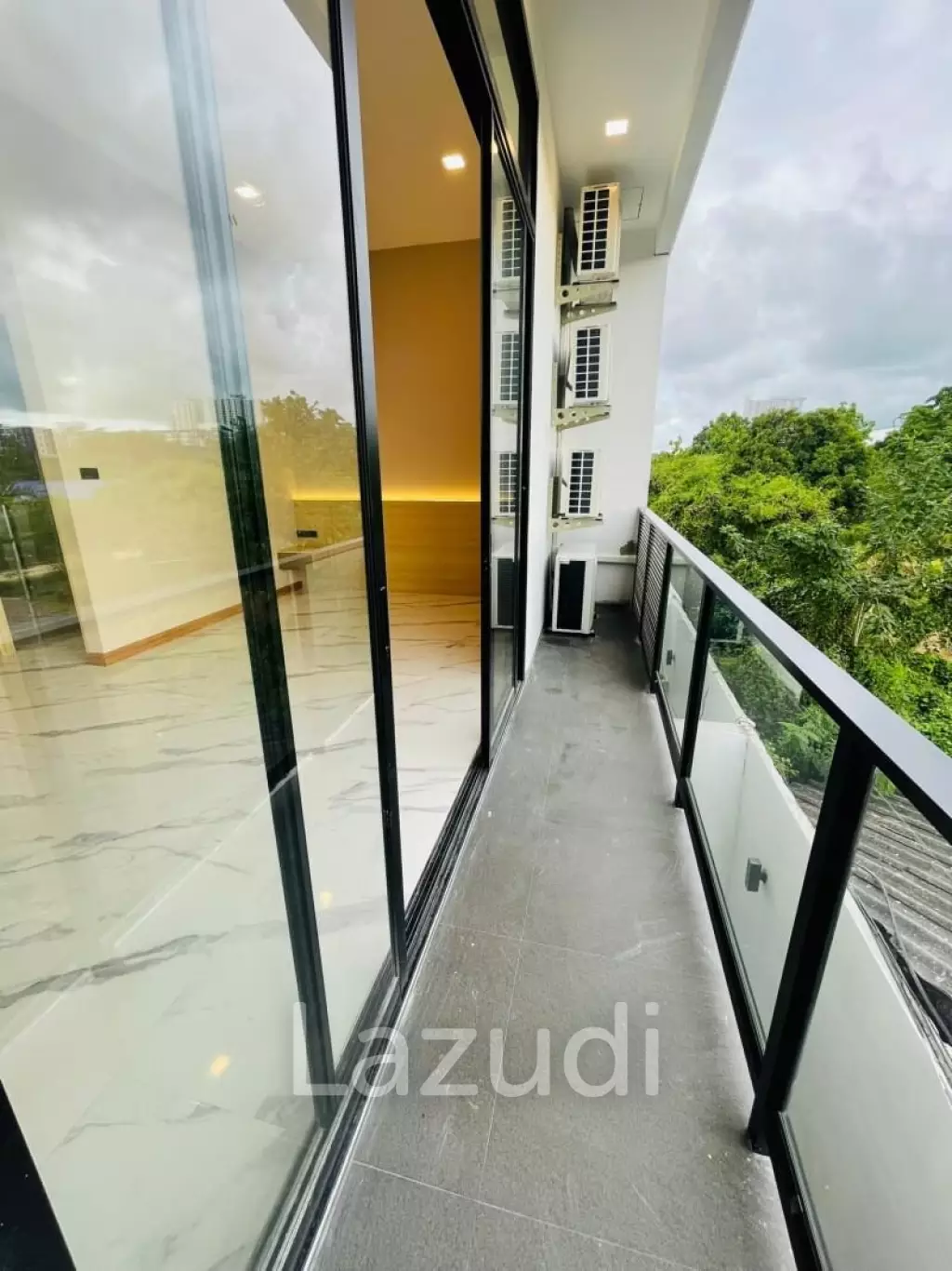 8 Bed 6 Bath 360 SQ.M Villa La Richie
