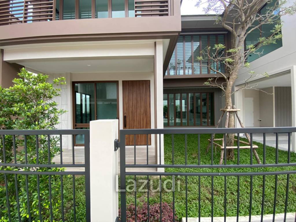 4 Bed 5 Bath 300 SQ.M Burasiri Krungthep Kreetha