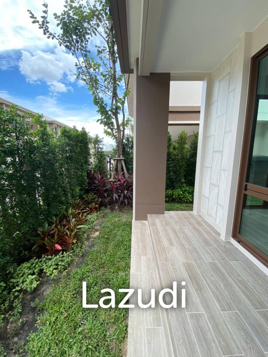 4 Bed 5 Bath 300 SQ.M Burasiri Krungthep Kreetha