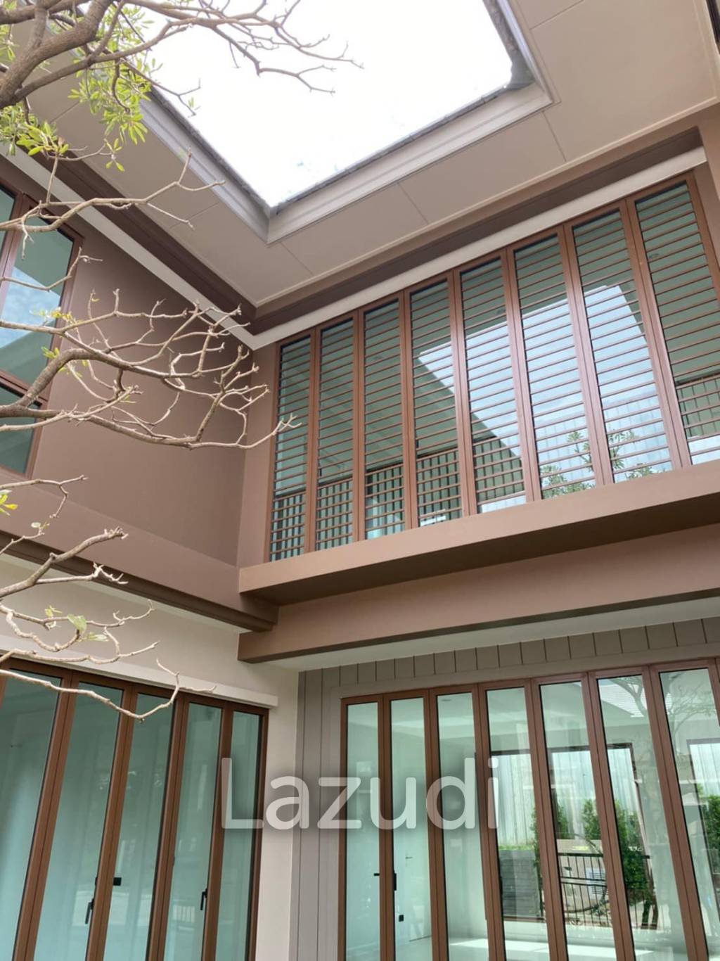 4 Bed 5 Bath 300 SQ.M Burasiri Krungthep Kreetha