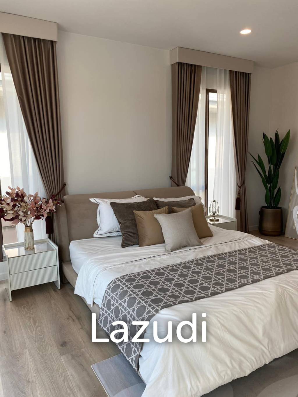 4 Bed 5 Bath 300 SQ.M Burasiri Krungthep Kreetha