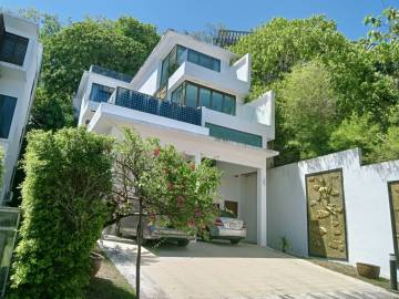 5 Bed 6 Bath 700 SQ.M Sea View Villa in Ao Por