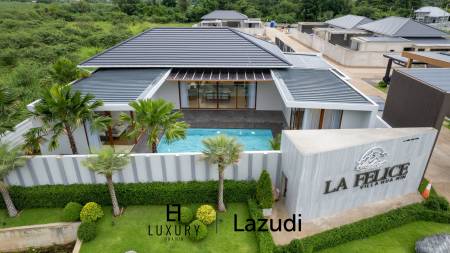 436 ตร.ม 3 เตียง 3 อาบน้ำ วิลล่า For ขาย