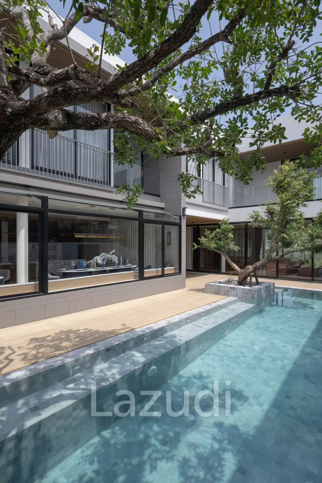 5 Bed 708 SQ.M Outstanding Villa in Hang Dong