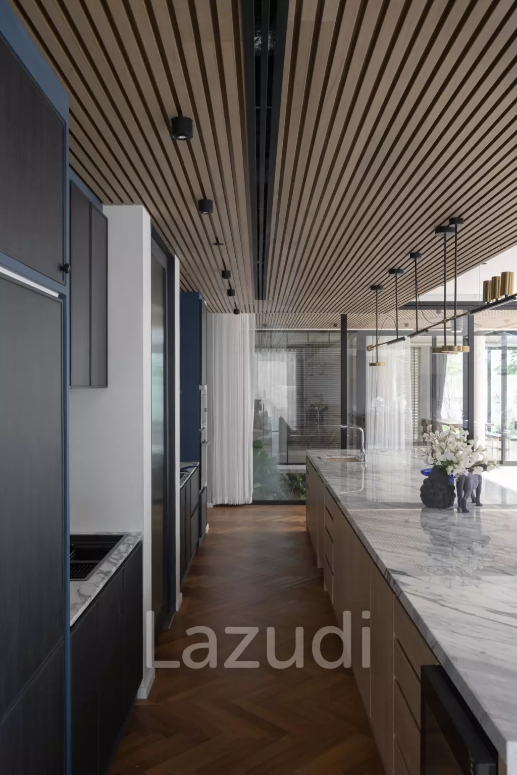5 Bed 708 SQ.M Outstanding Villa in Hang Dong