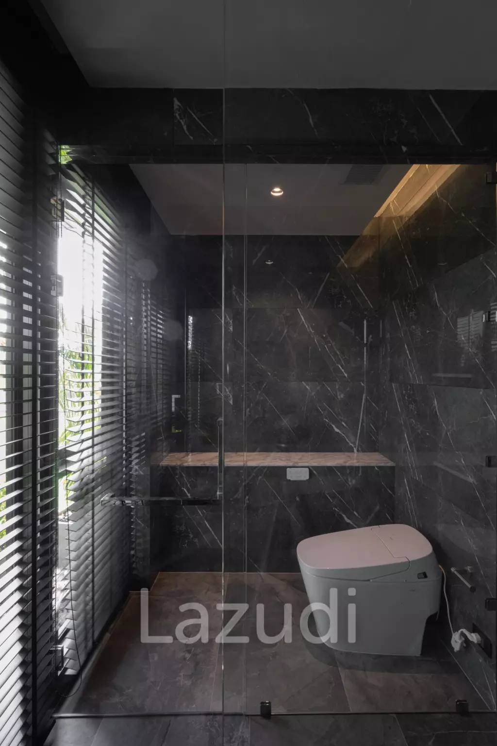 5 Bed 708 SQ.M Outstanding Villa in Hang Dong
