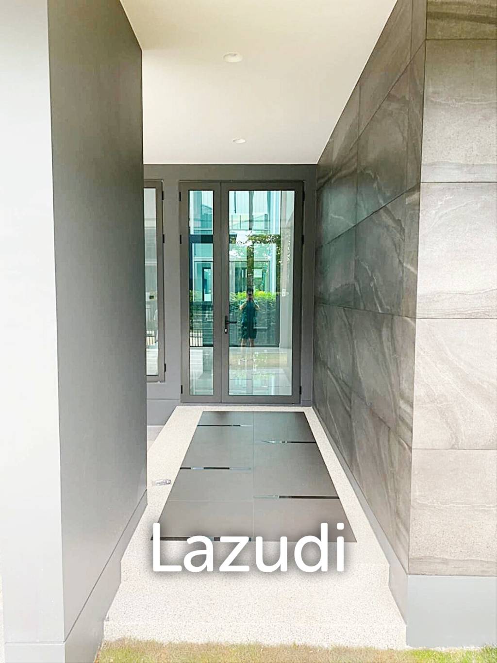 4 Bed 294 SQ.M  Setthasiri Krungthep Kreetha