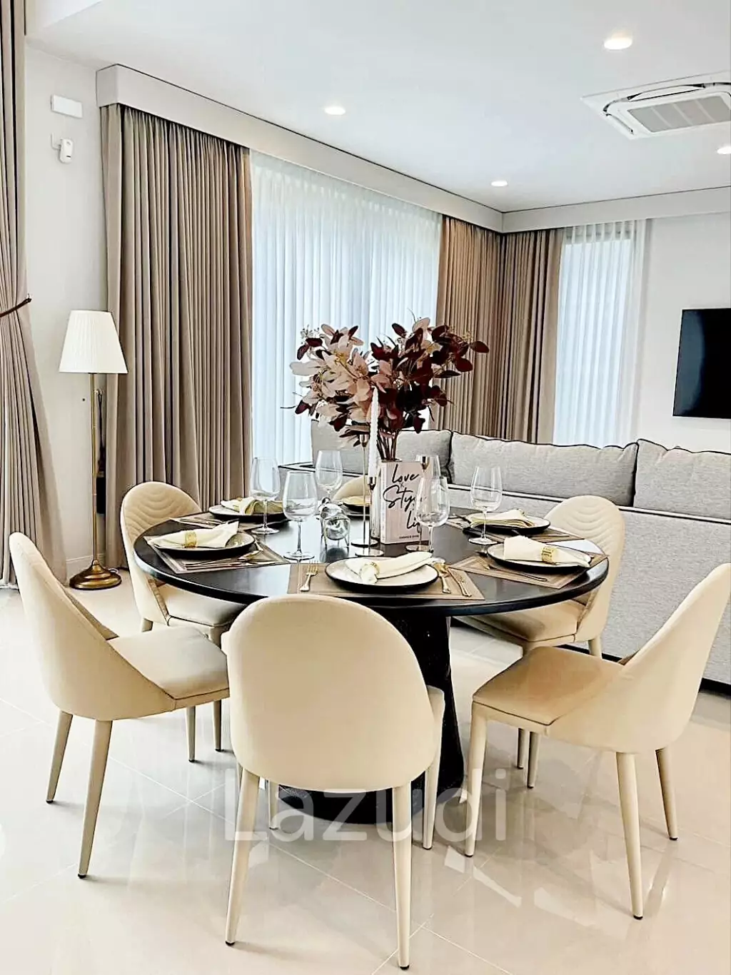 4 Bed 294 SQ.M  Setthasiri Krungthep Kreetha