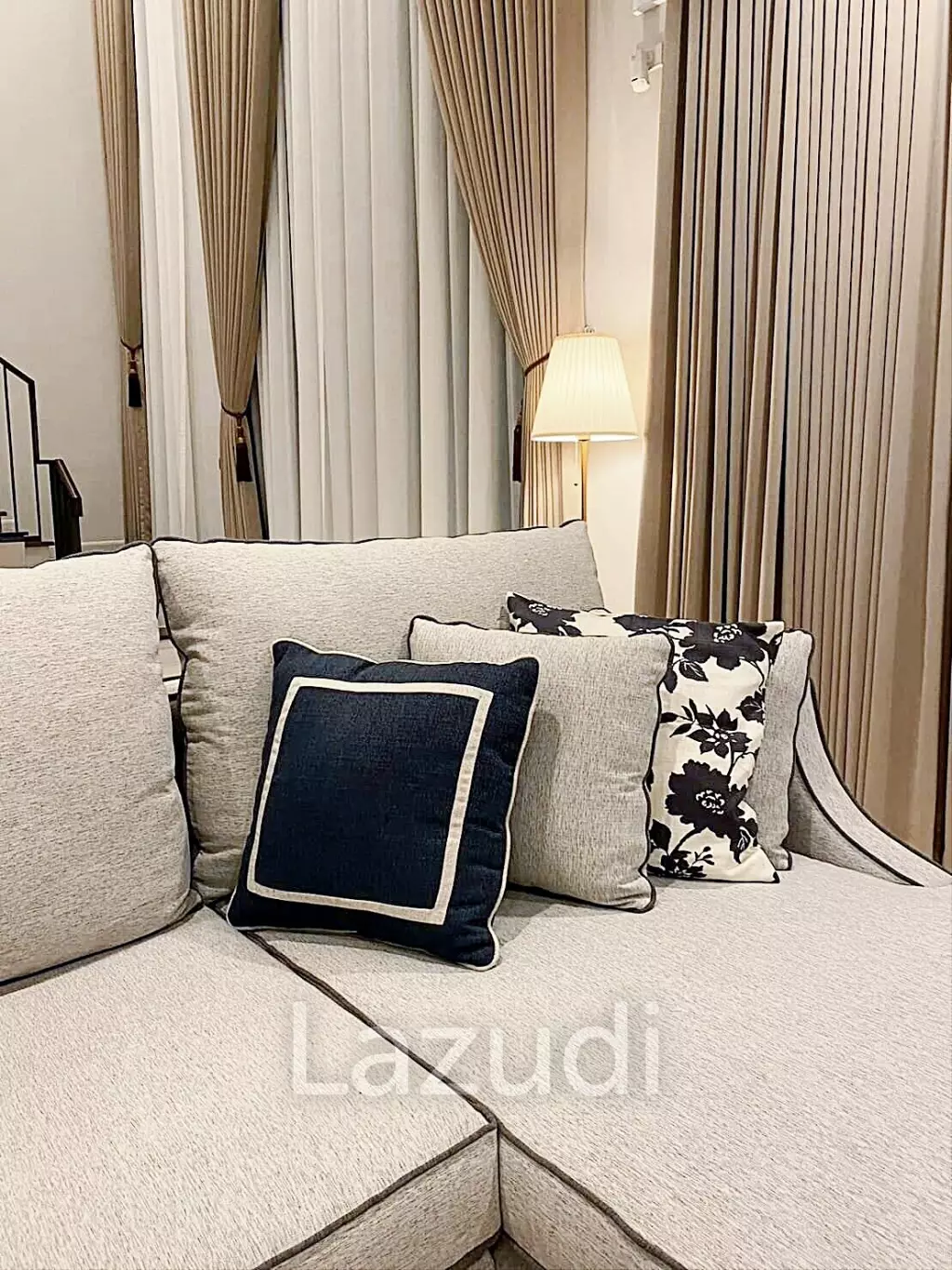 4 Bed 294 SQ.M  Setthasiri Krungthep Kreetha