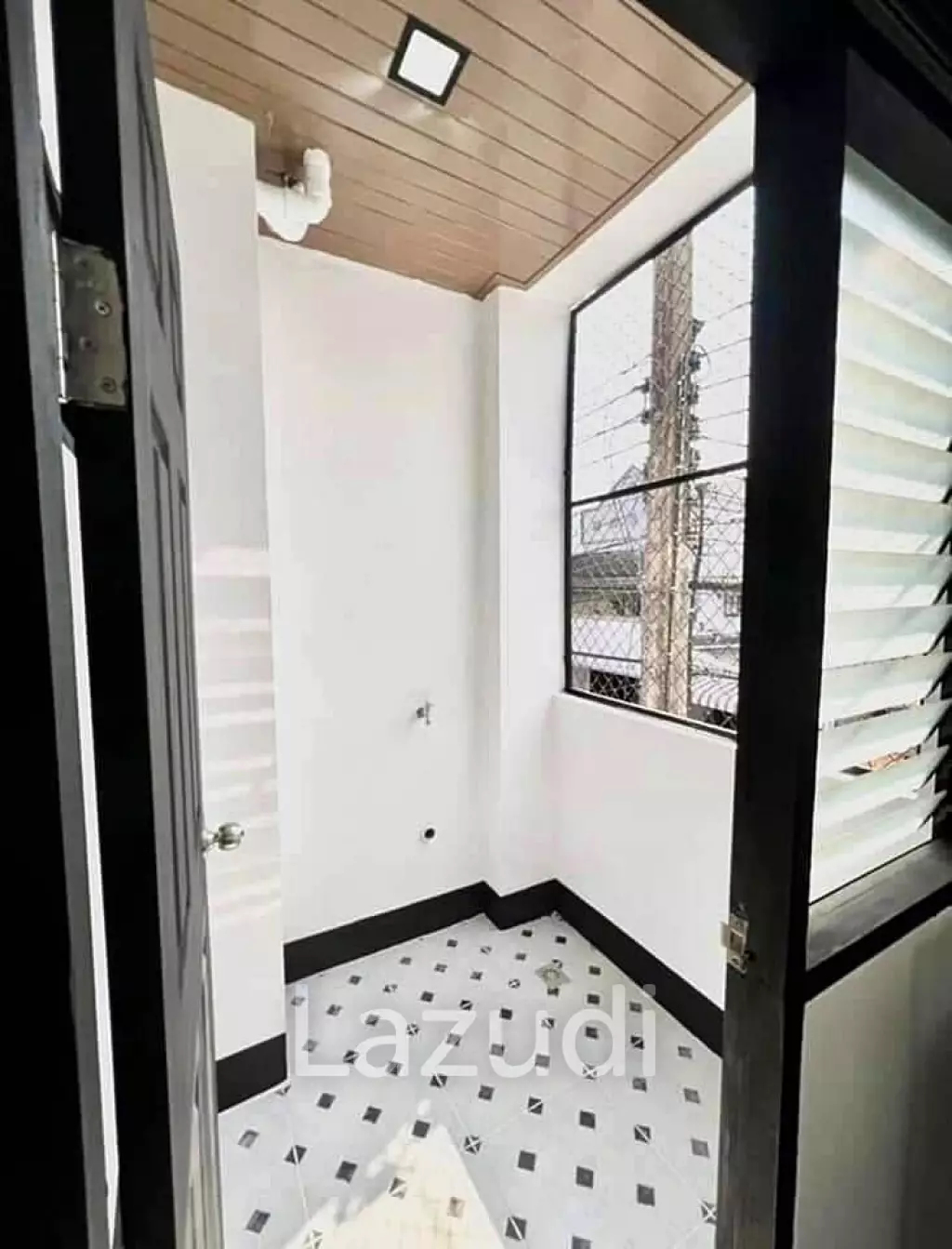 413.20 SQ.M Renovated Dormitory for Sale Near Khuang Sing Intersection