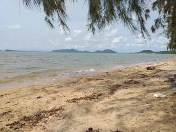 2,200 SQ.M Beach Front Land at Leam Set Beach