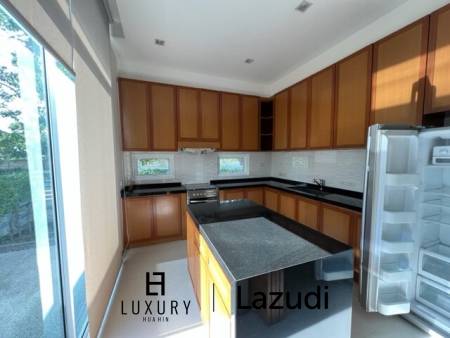 550 metro cuadrado 3 ` 2 Baño Villa de Venta