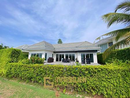 Black Mountain Golf Platz: 2.5 Schlafzimmer Pool Villa