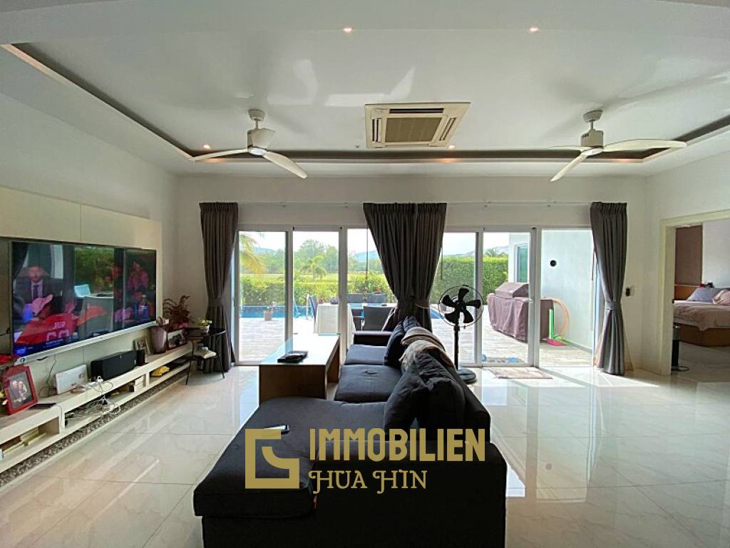 Black Mountain Golf Platz: 2.5 Schlafzimmer Pool Villa