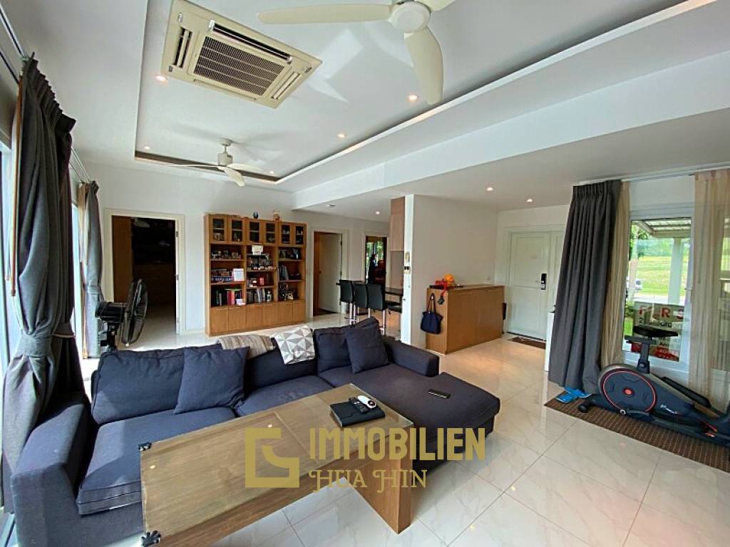 Black Mountain Golf Platz: 2.5 Schlafzimmer Pool Villa