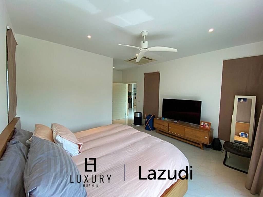 Golf Course 2.5 Bed Pool Villa For Sale on Black Mountain Golf Club