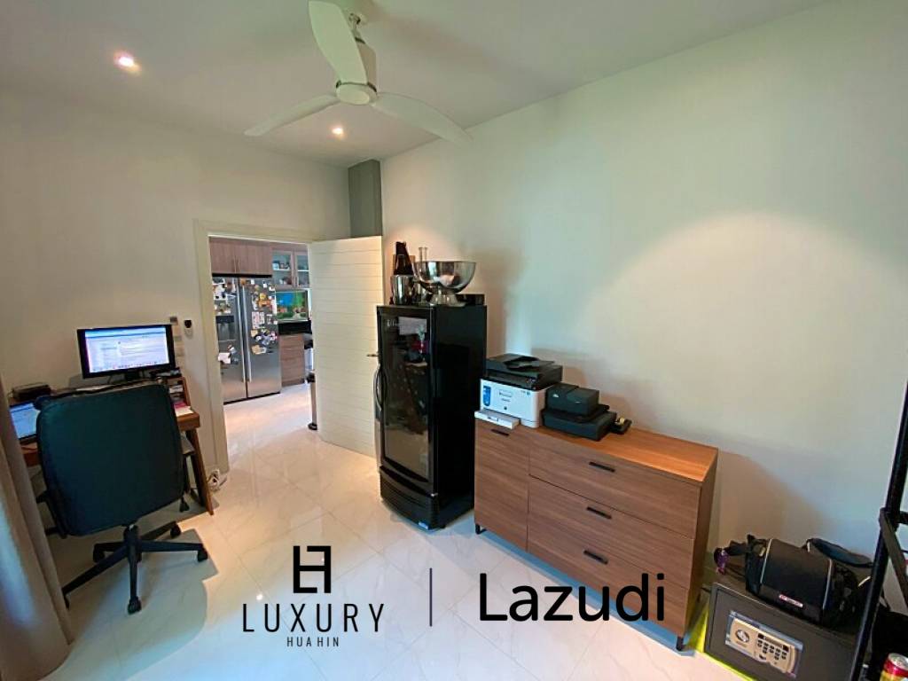 Golf Course 2.5 Bed Pool Villa For Sale on Black Mountain Golf Club