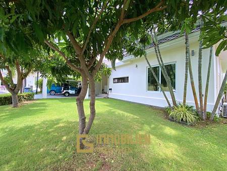 Black Mountain Golf Platz: 2.5 Schlafzimmer Pool Villa