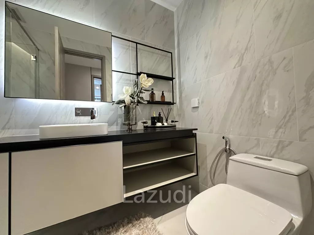 2 Bed 2 Bath 90.99 SQ.M The Room Sukhumvit 38