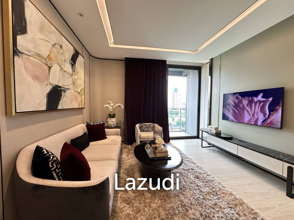 2 Bed 2 Bath 90.99 SQ.M The Room Sukhumvit 38